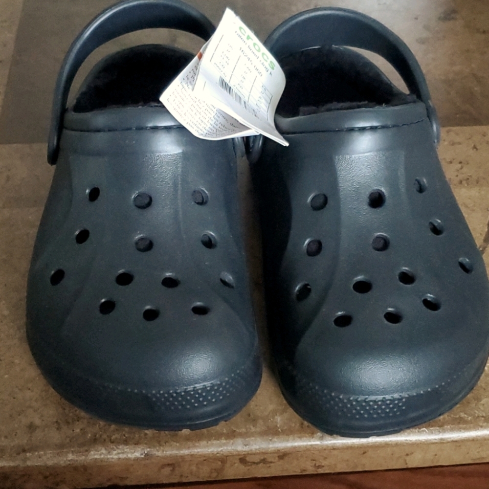 Black fur lined Crocs Ralen